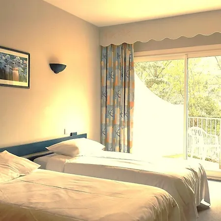 Sous L'olivier Hotel 3*